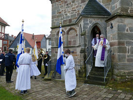 Bischof Dr. Michael Gerber besucht St. Crescentius (Foto: Karl-Franz Thiede)